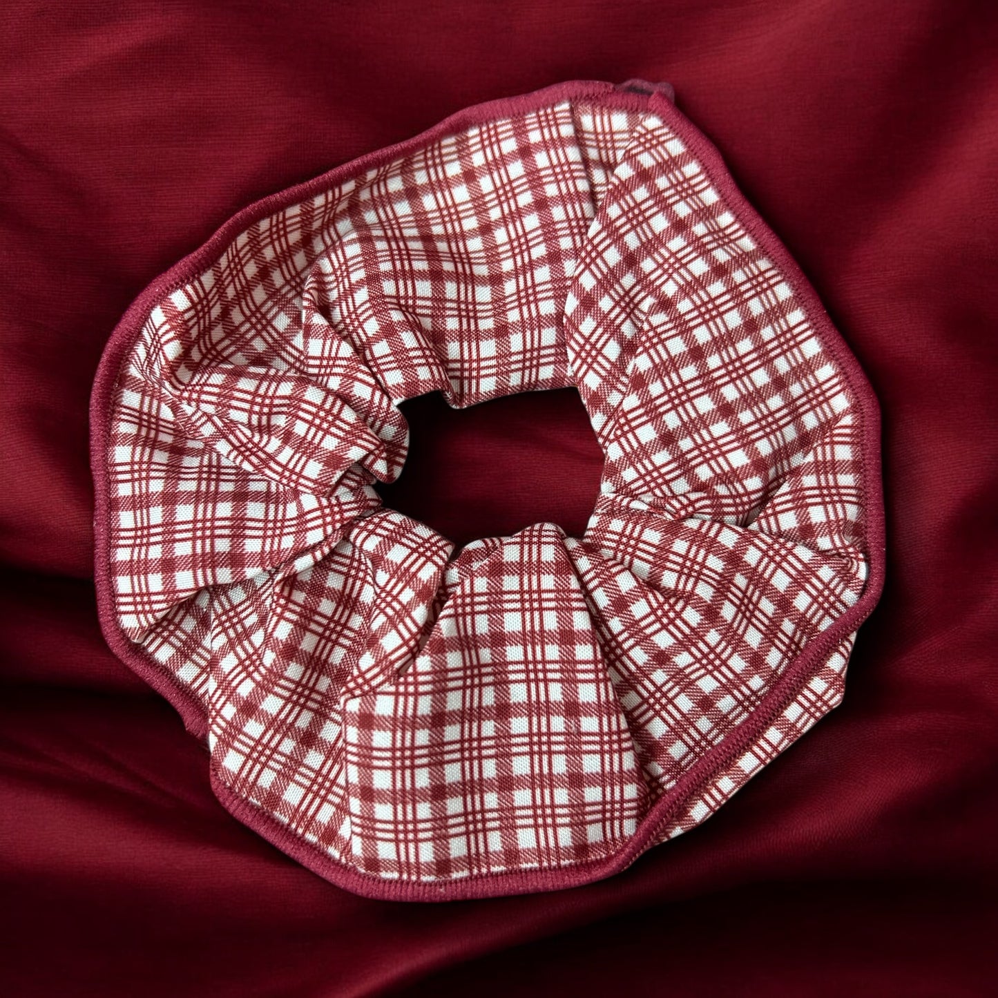 Checkered scrunchie